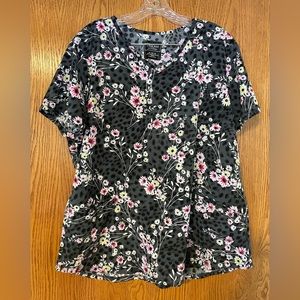 Cherokee floral scrub top size XL